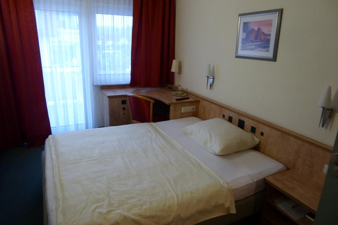 Hotel Ring Park บูเคน ภายนอก รูปภาพ