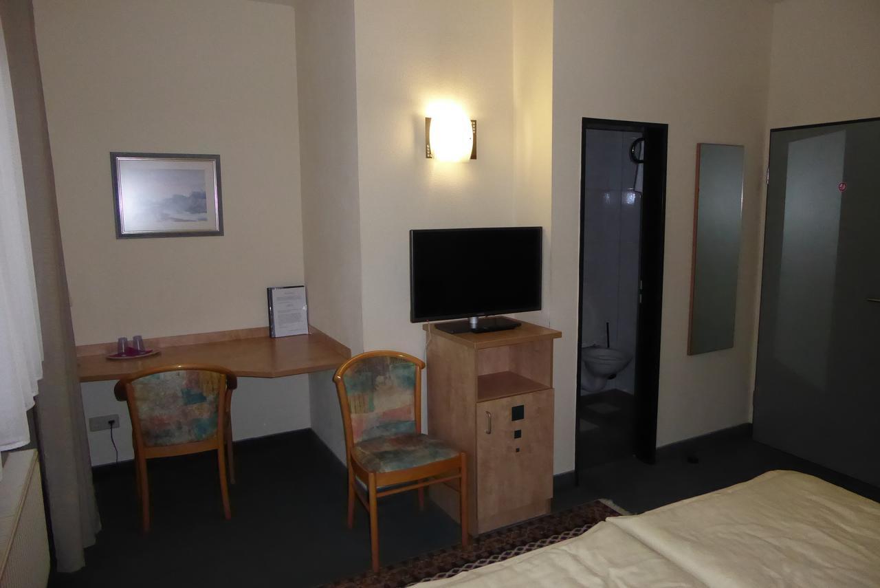Hotel Ring Park บูเคน ภายนอก รูปภาพ